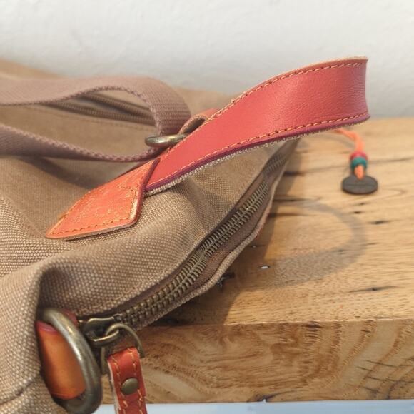 TSD Brand Four Seasons Tribal Pattern Boho Convertible Backpack/Shoulder Bag - Picture 7 of 16